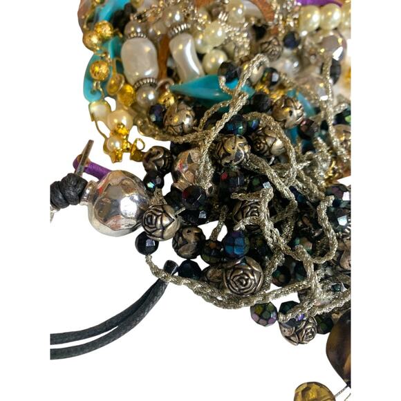 Lot H of Broken Scrap Assorted Jewelry Pieces Crafting Art 12.1 ounces - Picture 5 of 9